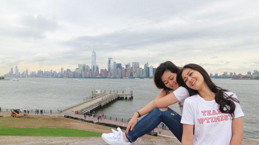 10 Potret Kebersamaan Gracia Indri-Gisela Cindy, Sister Goal Banget!