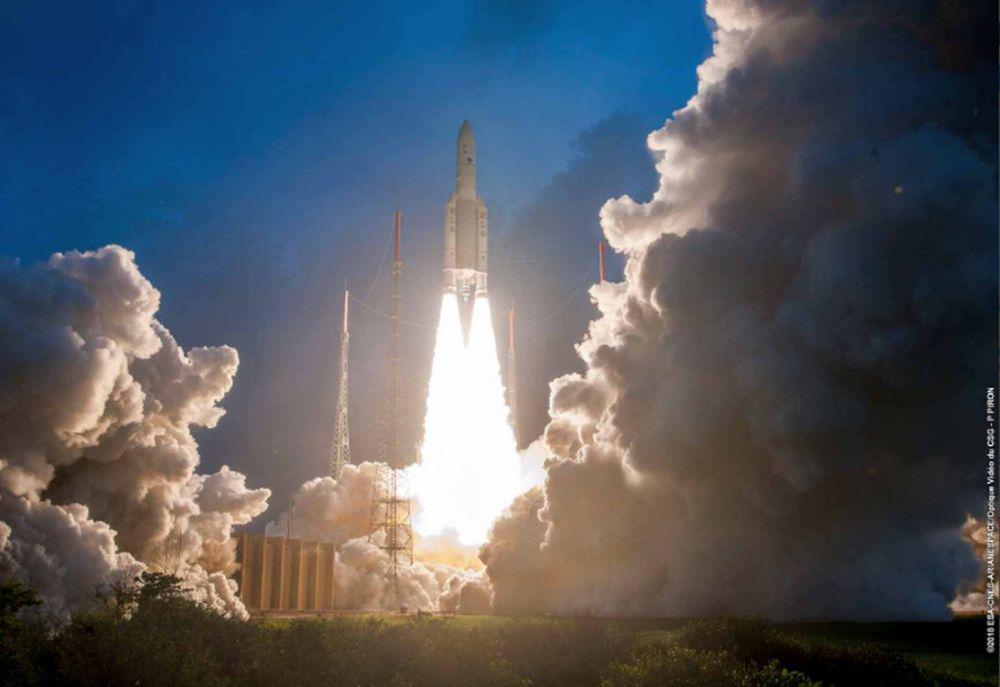 Tingkatkan Kualitas Internet, India Luncurkan Satelit ke Orbit