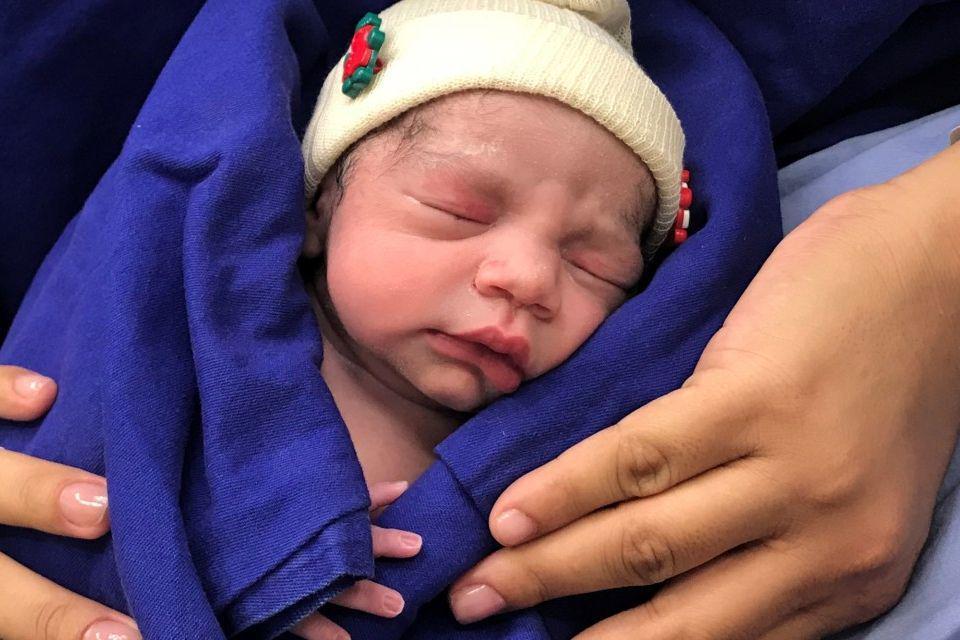 9 Fakta Bayi Lahir dari Transplantasi Rahim Pertama Pendonor Meninggal