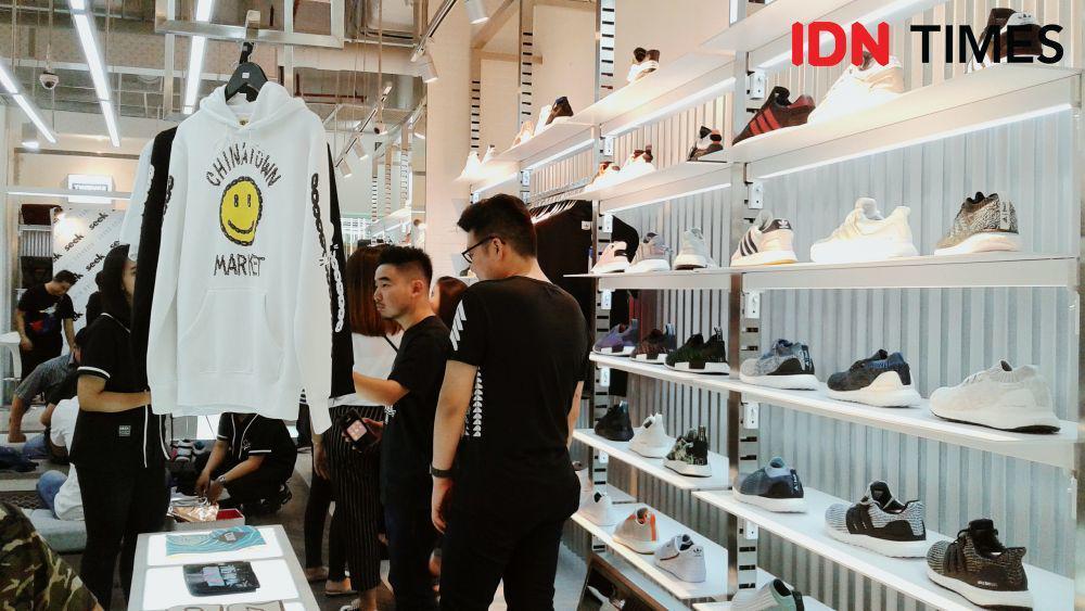 Ritel Sneaker Asal Singapura Buka Store Kedua di Surabaya, Siap Antre!