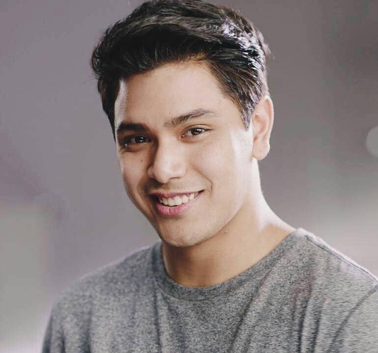 instagram.com/illopaz