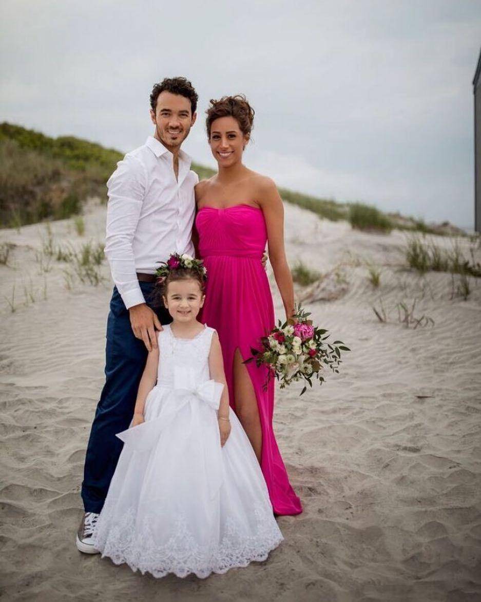 instagram.com/daniellejonas