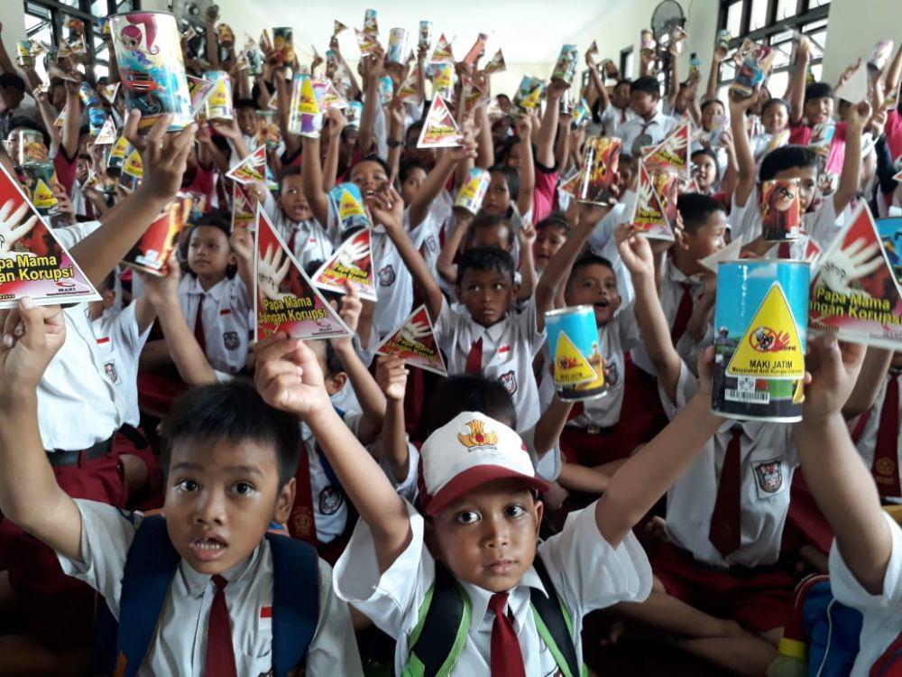 Bahaya Korupsi Mulai Disosialisasikan pada Anak SD di Jawa Timur
