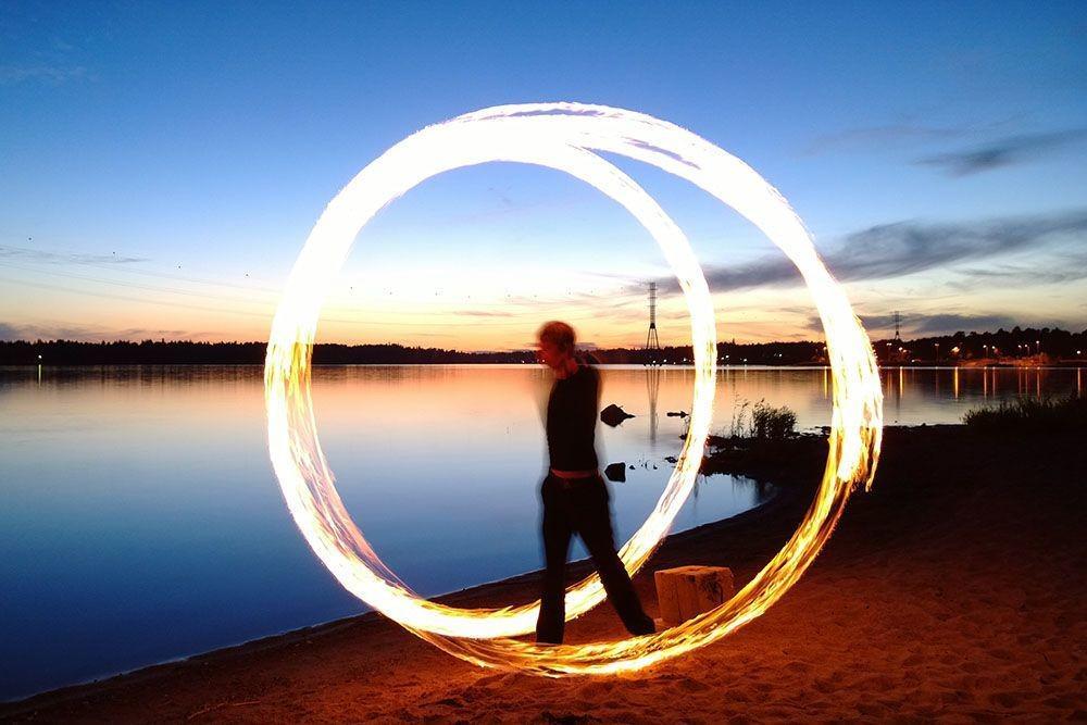 7 Trik Simple Bikin Foto Lights Trails (Jejak Lampu) untuk Para Pemula
