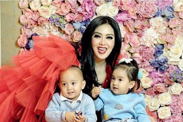 Masih Balita, 10 Harga Outfit Mewah Raja & Ratu Keponakan Syahrini