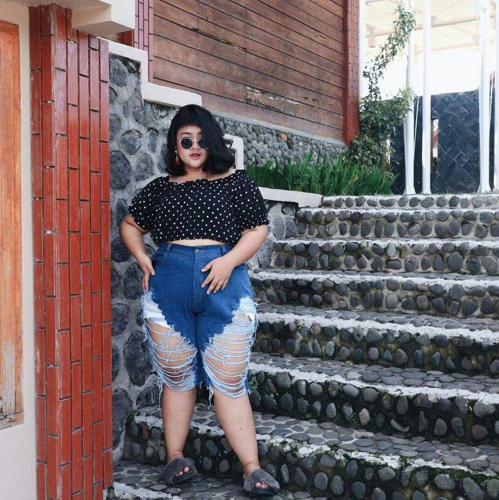 instagram.com/tiraemon