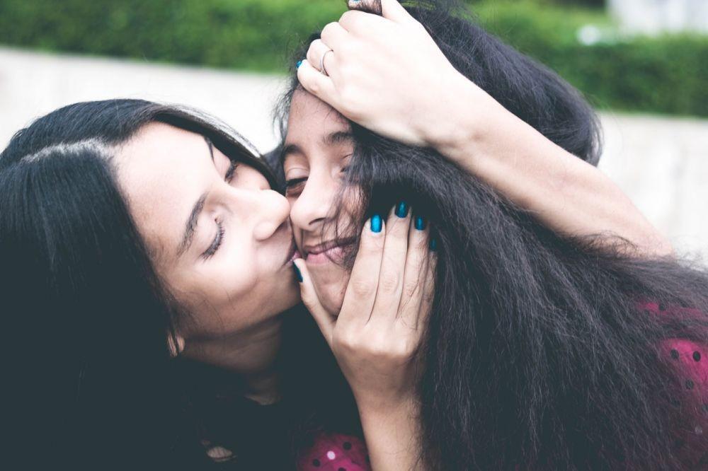 7 Cara Sederhana Bilang Sayang Pada Ibu Tanpa Perlu Mengatakannya