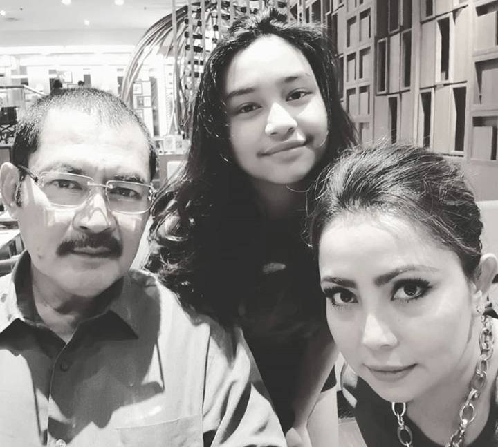instagram.com/mayangsaritrihatmodjoreal