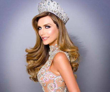 Ini Dia Angela Ponce, Kontestan Transgender Pertama di Miss Universe