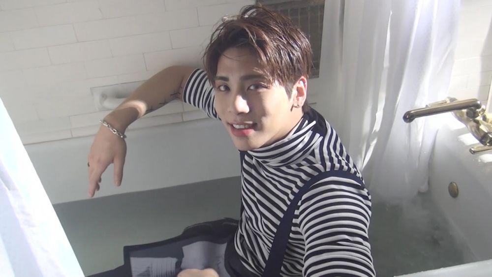 8 Lagu Mendiang Jonghyun SHINee Ini Cocok Buat Kalian yang Lagi Kalut!