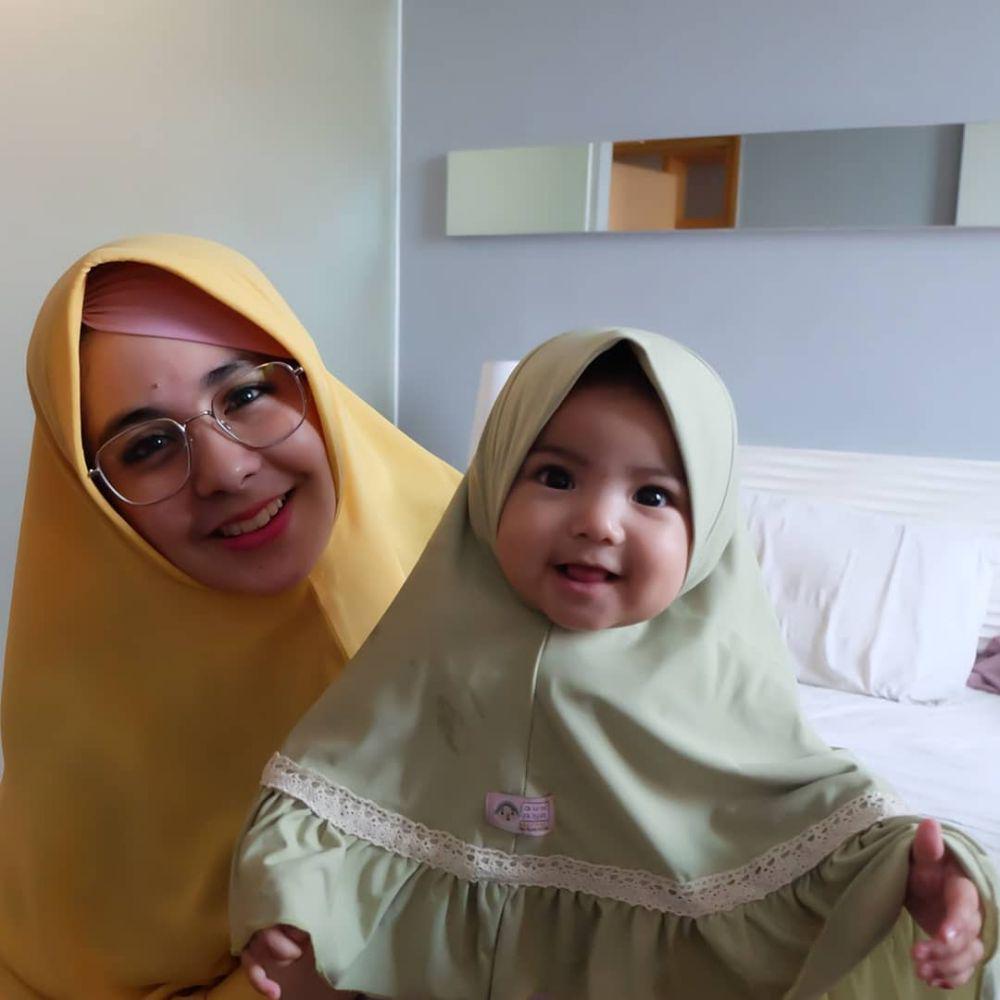 Dikaruniai Anak Ketiga, 9 Potret Imut Cyila Putri Risty Tagor