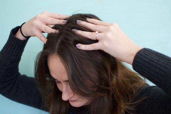 Rambut Sering Lepek? Bikin Dry Shampoo Sendiri Yuk!