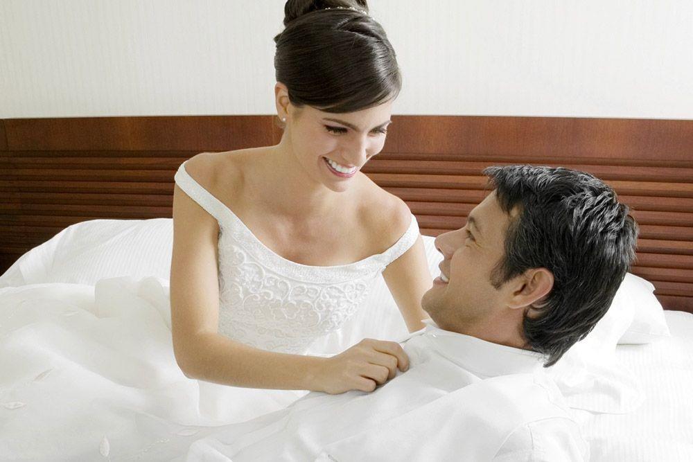 6 Alasan Kamu Gak Perlu Paksakan Diri untuk Bercinta di Malam Pertama