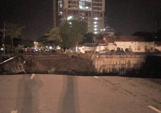Jalan Raya Gubeng Surabaya Ambles, Ini 5 Fakta Tentang Sinkhole