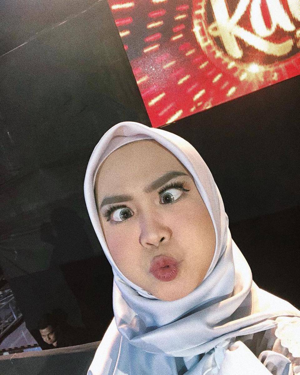 Instagram.com/riaricis1795