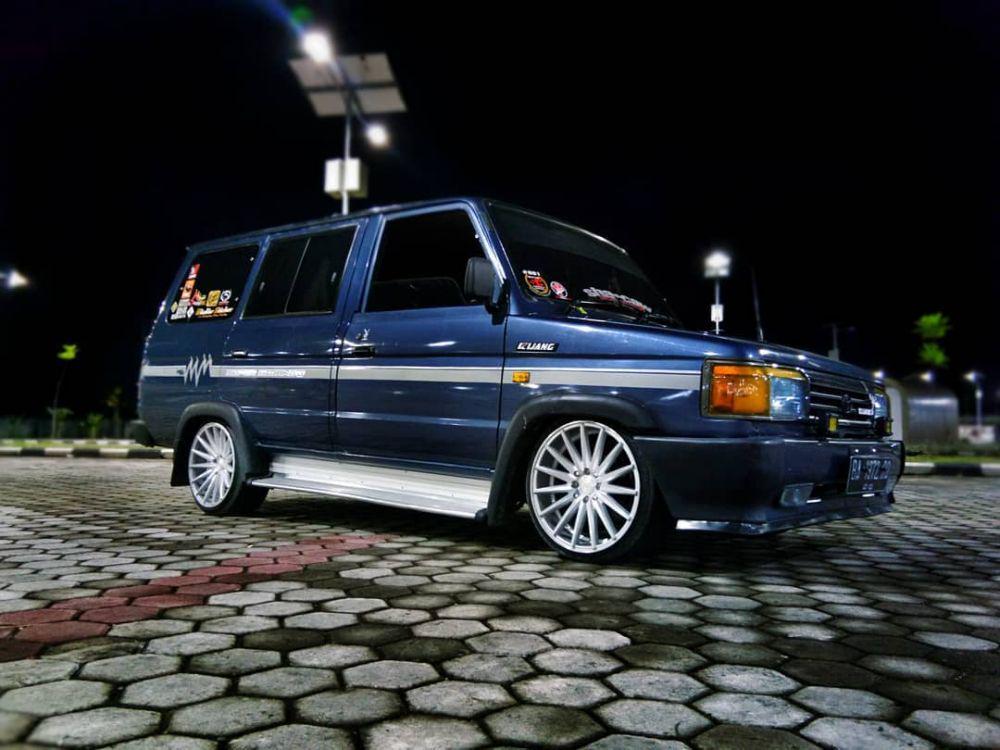 5 Mobil Tahun 90-an yang Harganya Sama dengan Motor, Berminat?