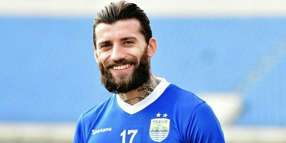 Tampil Garang, 5 Pesepak Bola Ini Terkenal  Punya Brewok yang Liar