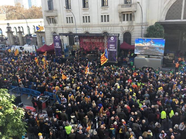 twitter.com/CatalansForYes