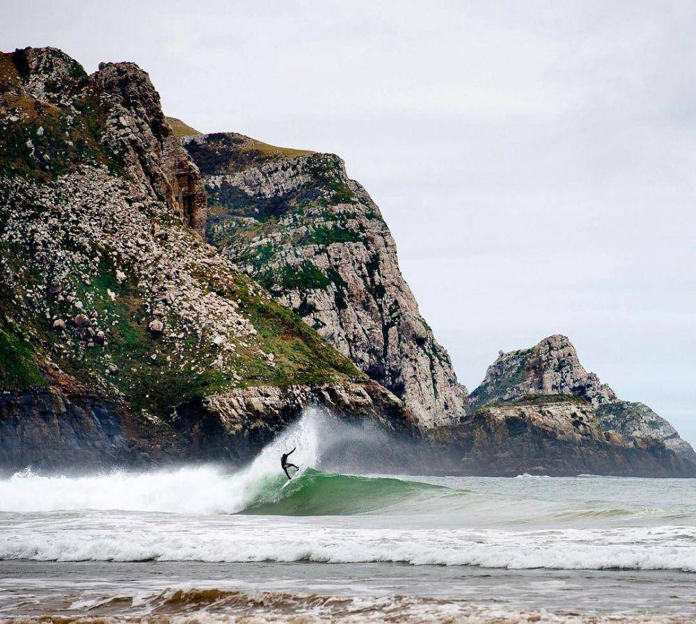 instagram.com/chrisburkard