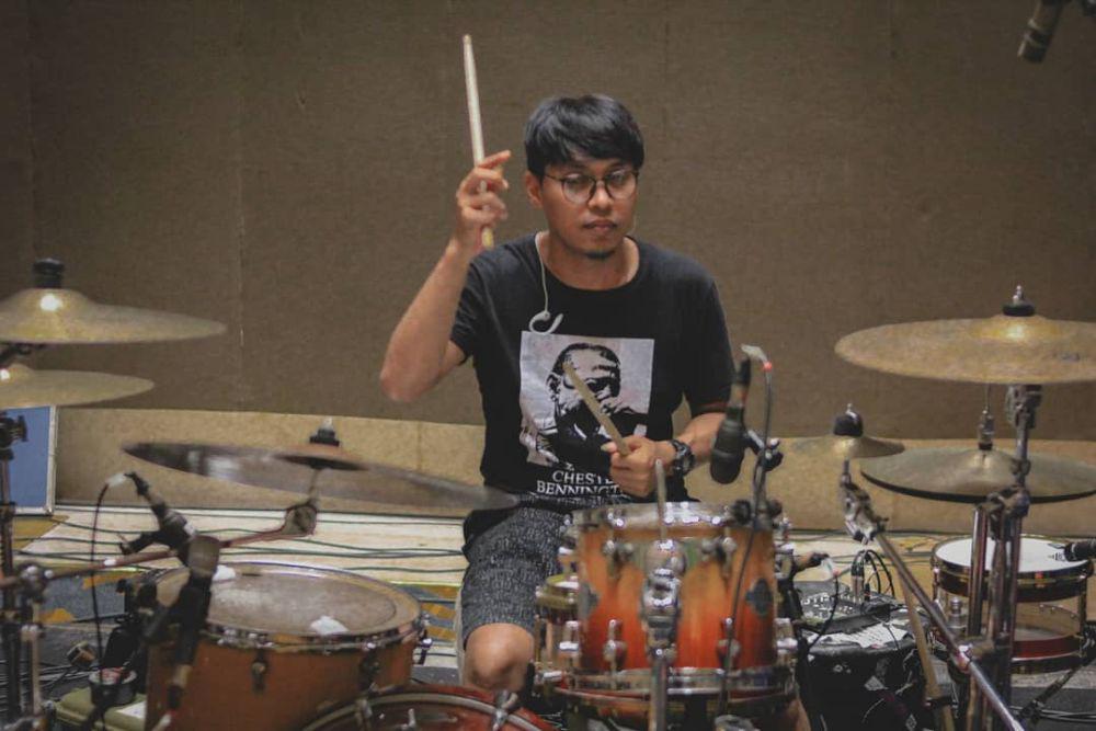 Jenazah Andi Drummer Band Seventeen Dibawa ke RS Sudrajat Serang