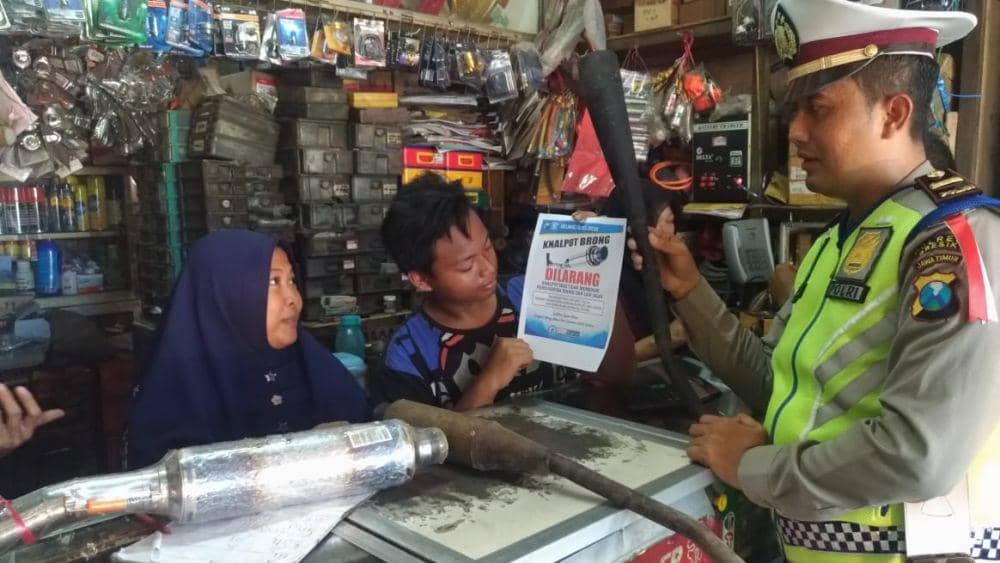 Larang Penggunaan Knalpot Brong, Polres Gresik Datangi Bengkel