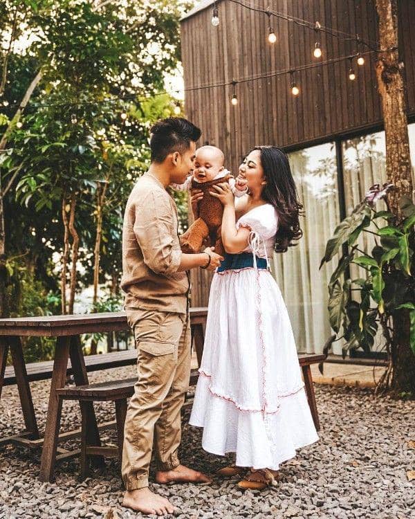 Instagram.com/rachelvennya