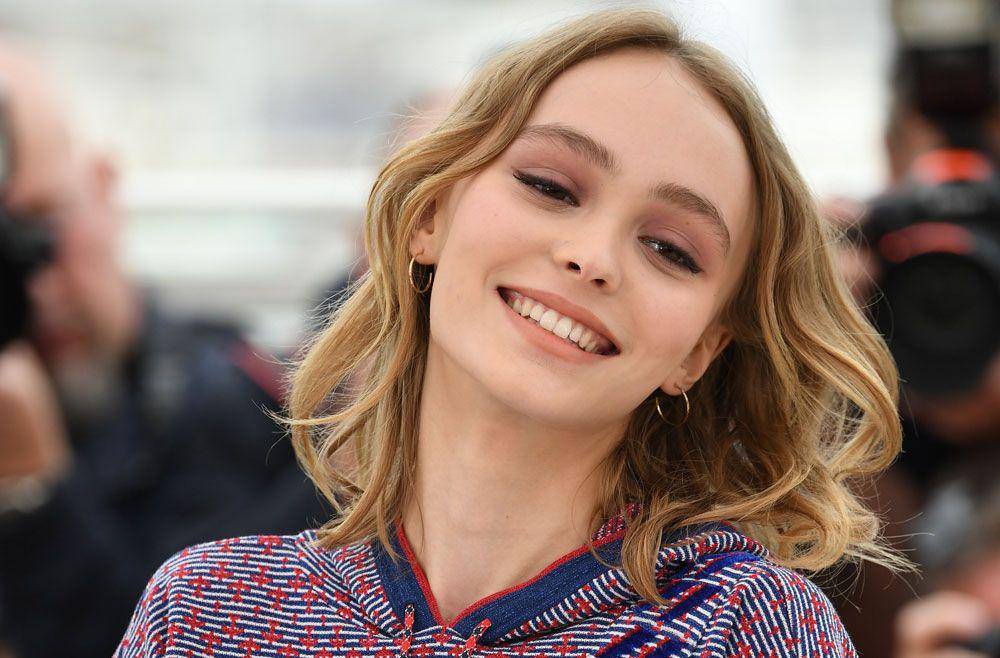 https://hellogiggles.com/