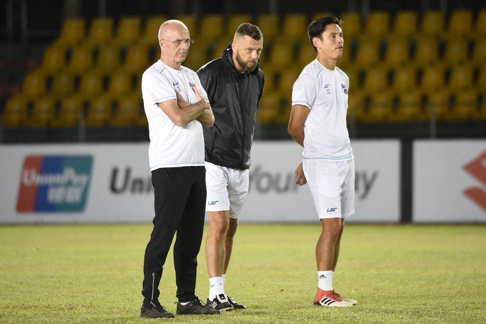 www.foxsportsasia.com/football