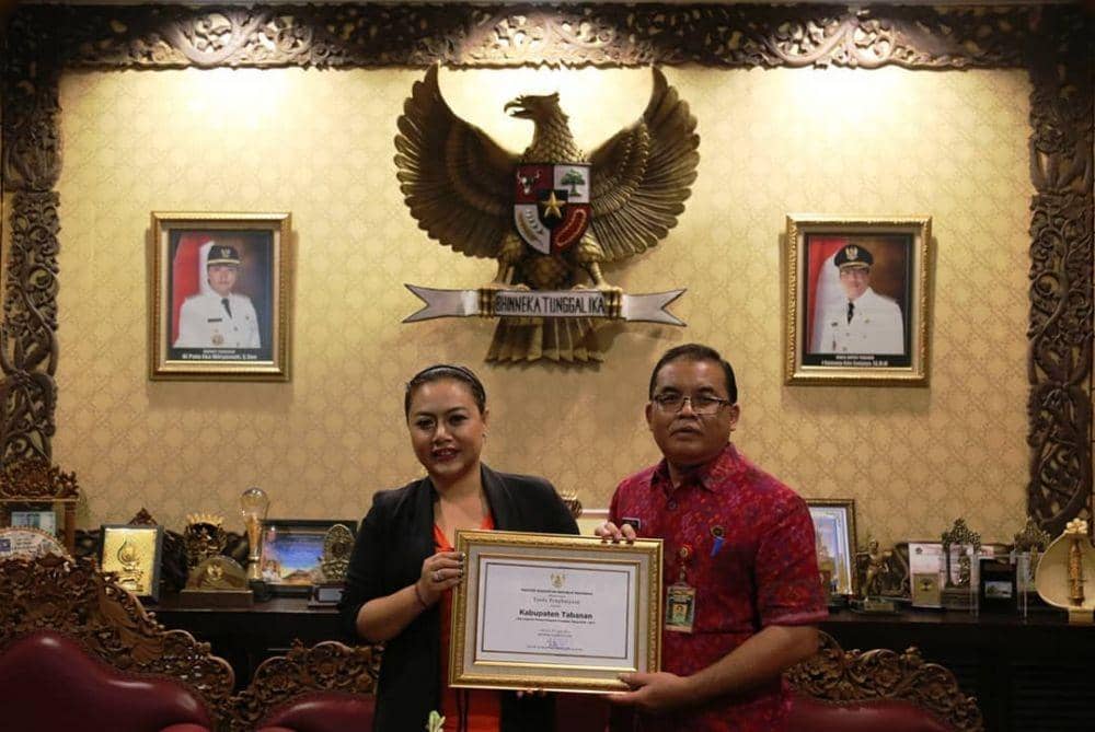 Bupati Tabanan, Ni Putu Eka Wiryastuti. (Instagram.com/humastabanan)