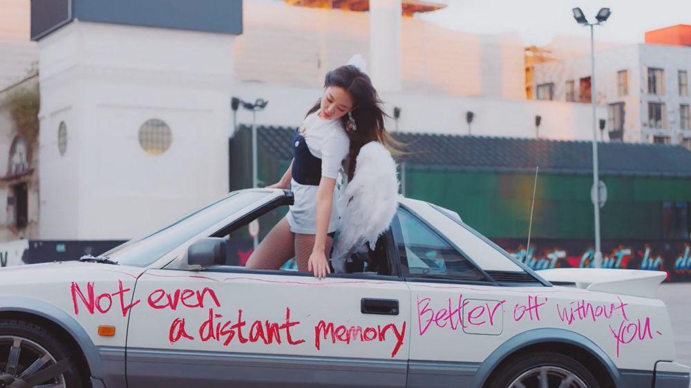 8 Alasan Cewek Pilih Jomblo yang Tersirat di Lagu Jennie 'SOLO'