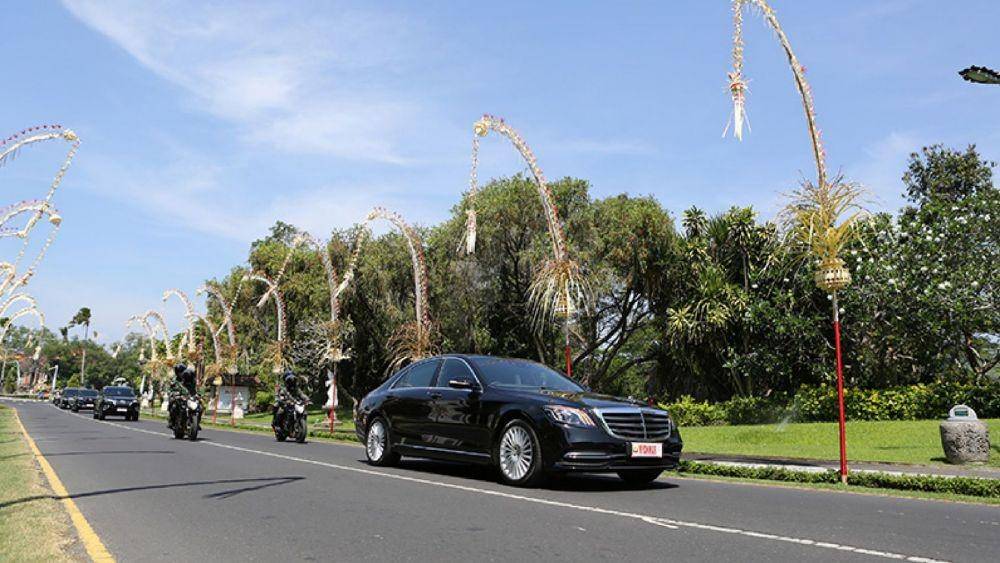 Situs Mercedes-Benz