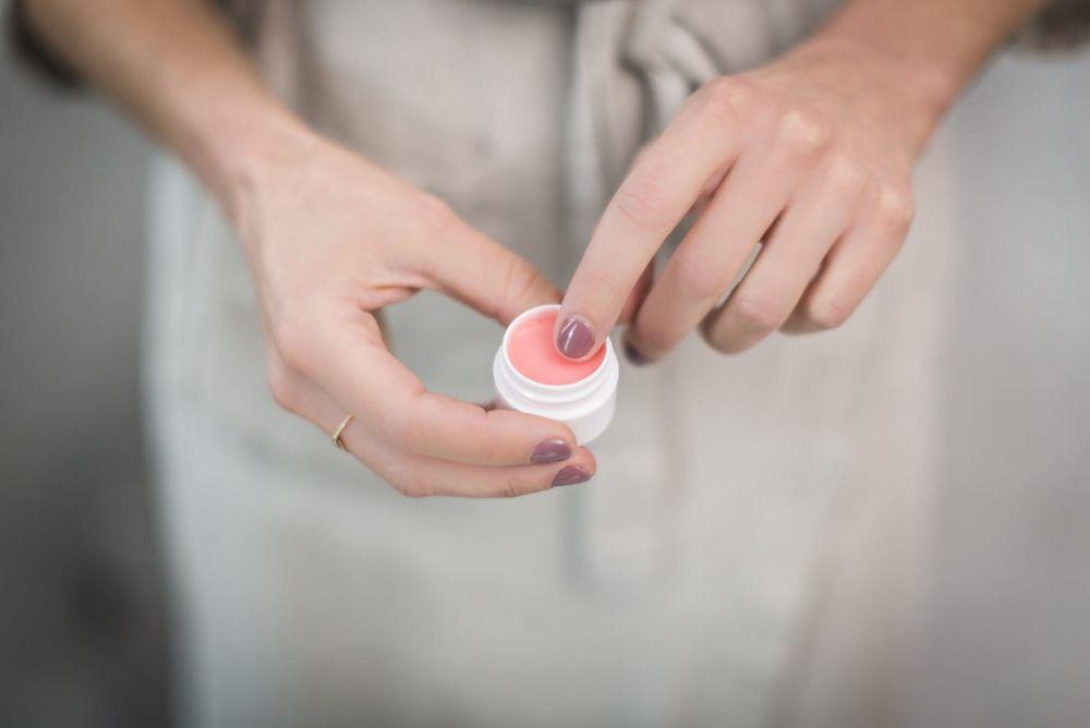10 Lip Balm Ini Punya Rasa yang Unik, Bikin Pengen Coba!
