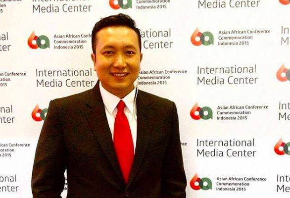 (Jurnalis TVRI yang jadi moderator debat Imam Priyono) www.instagram.com/@imamtvri