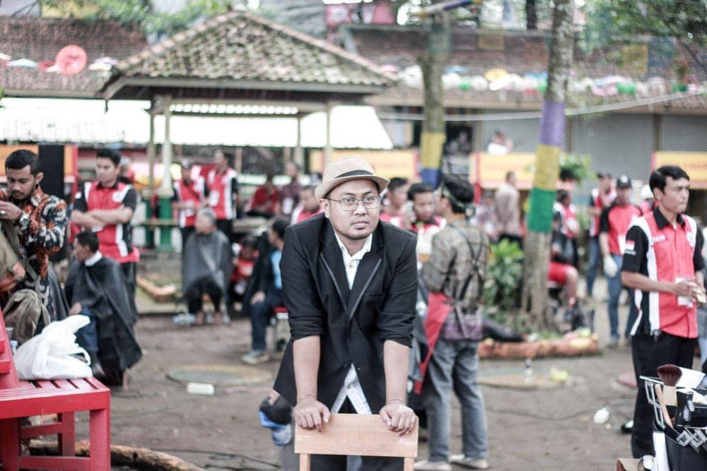 Dikenalkan Kaesang, Tukang Cukur Ini Jadi Langganan Jokowi