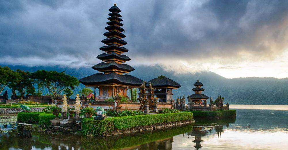 rentalmobilbali.net