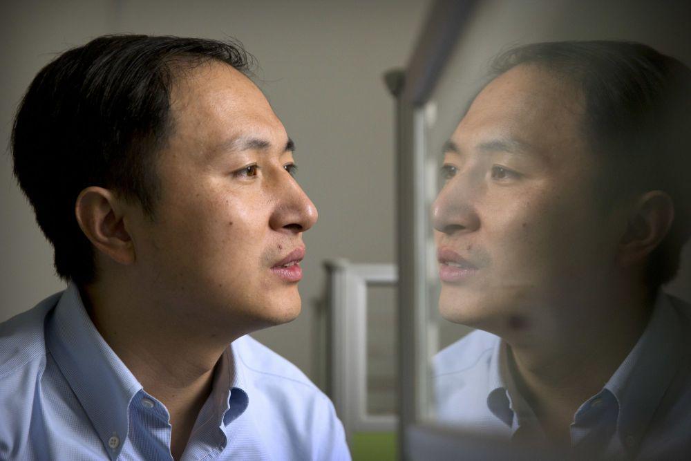 Dokter yang Edit Gen Bayi di Tiongkok Bertindak atas Dirinya Sendiri
