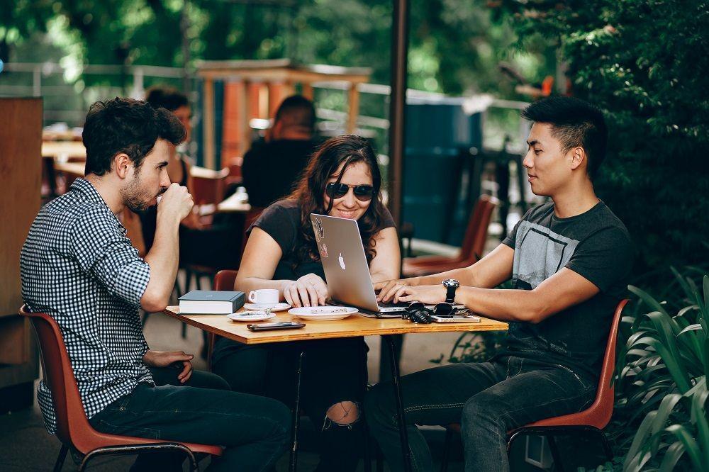 [INFOGRAFIS] 10 Trik Menabung Efektif untuk Generasi Millennials