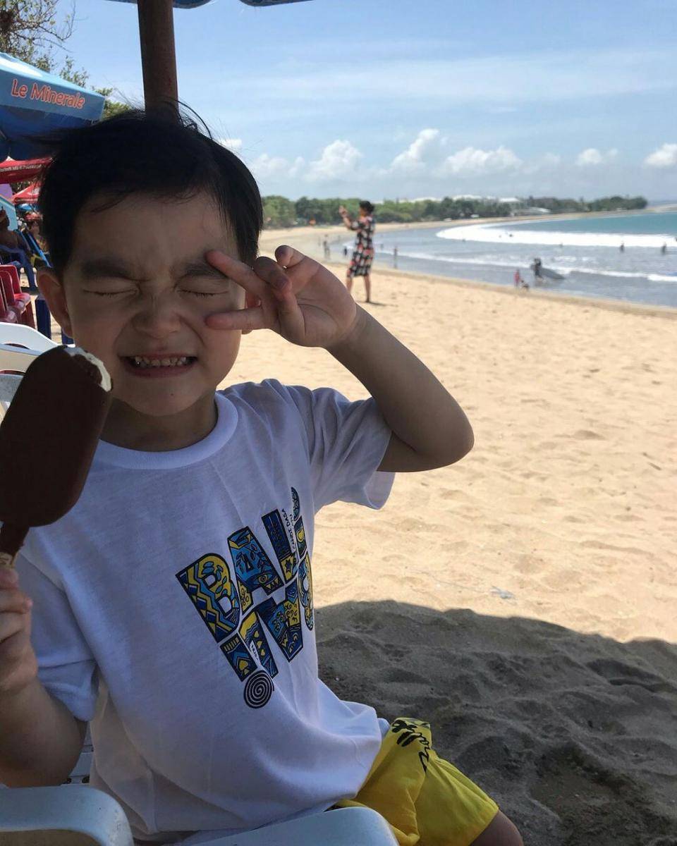 instagram.com/yoonj.lee