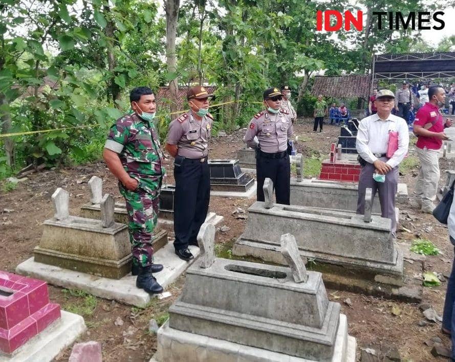 Diduga Jadi Korban Aborsi, Makam Perempuan di Ponorogo Dibongkar
