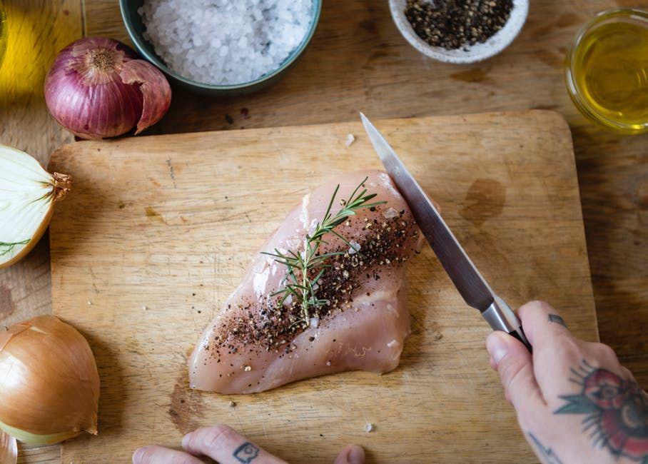 Kitchen 101: 5 Tips Agar Pisau Kamu Setajam Pisau Chef Profesional