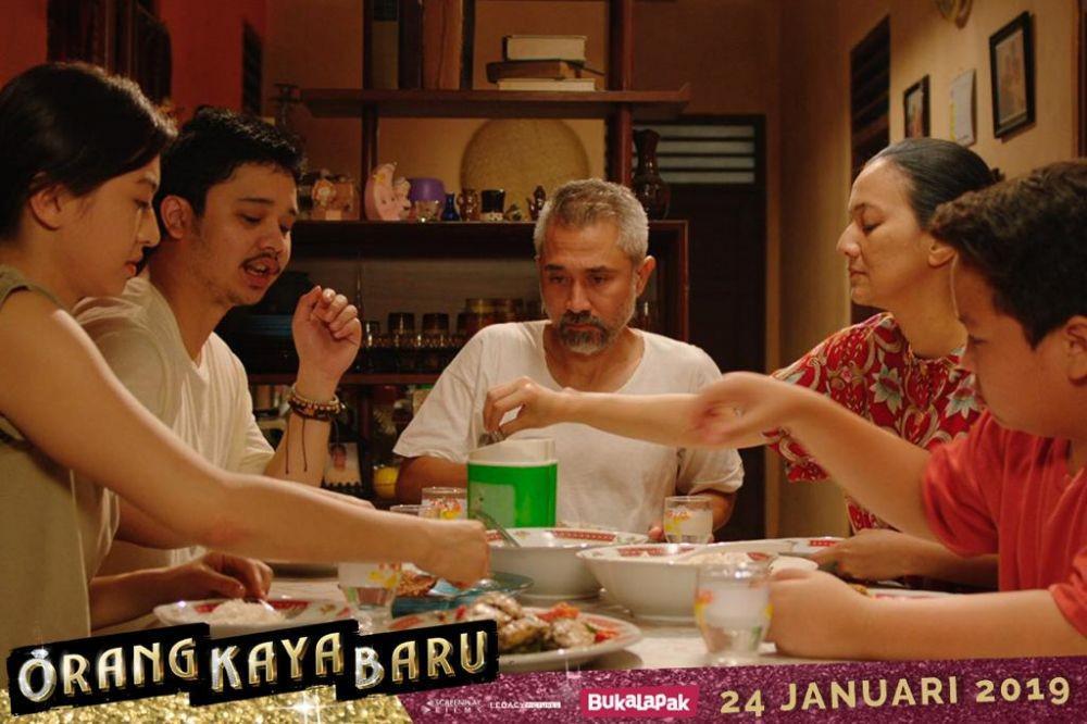 Review Film Orang Kaya Baru, Belajar Menghargai Kesederhanaan