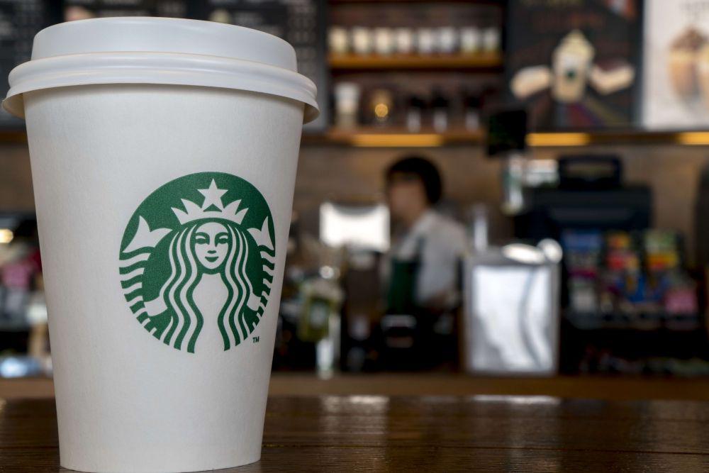 5 Tipe Unik Pengunjung di Starbucks, Kamu Tipe yang Mana?