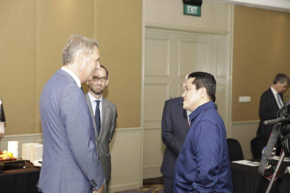 (Ketua TKN Erick Thohir tengah berbincang dengan Dubes dari negara Uni Eropa) Dokumentasi TKN