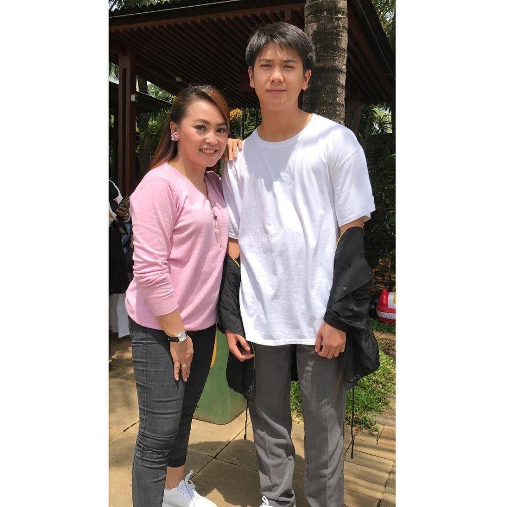 instagram.com/nina_mpokalpa