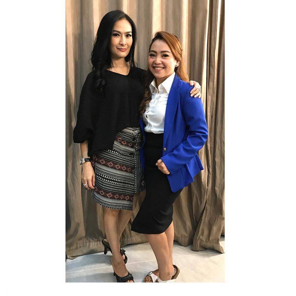 .instagram.com/nina_mpokalpa