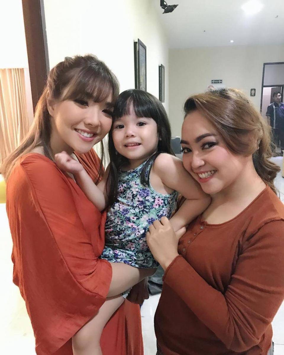 .instagram.com/nina_mpokalpa