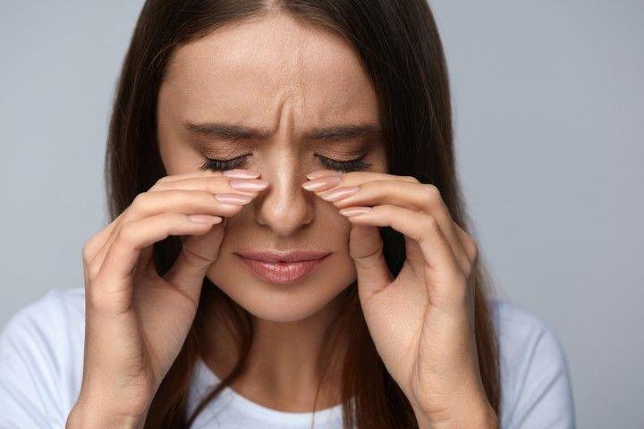 7 Cara Mudah Menghilangkan Mata Panda, jadi Lebih Cerah!