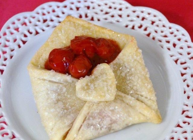 Resep Cherry Pie Envelope yang Cocok Dihidangkan Saat Valentine's Day