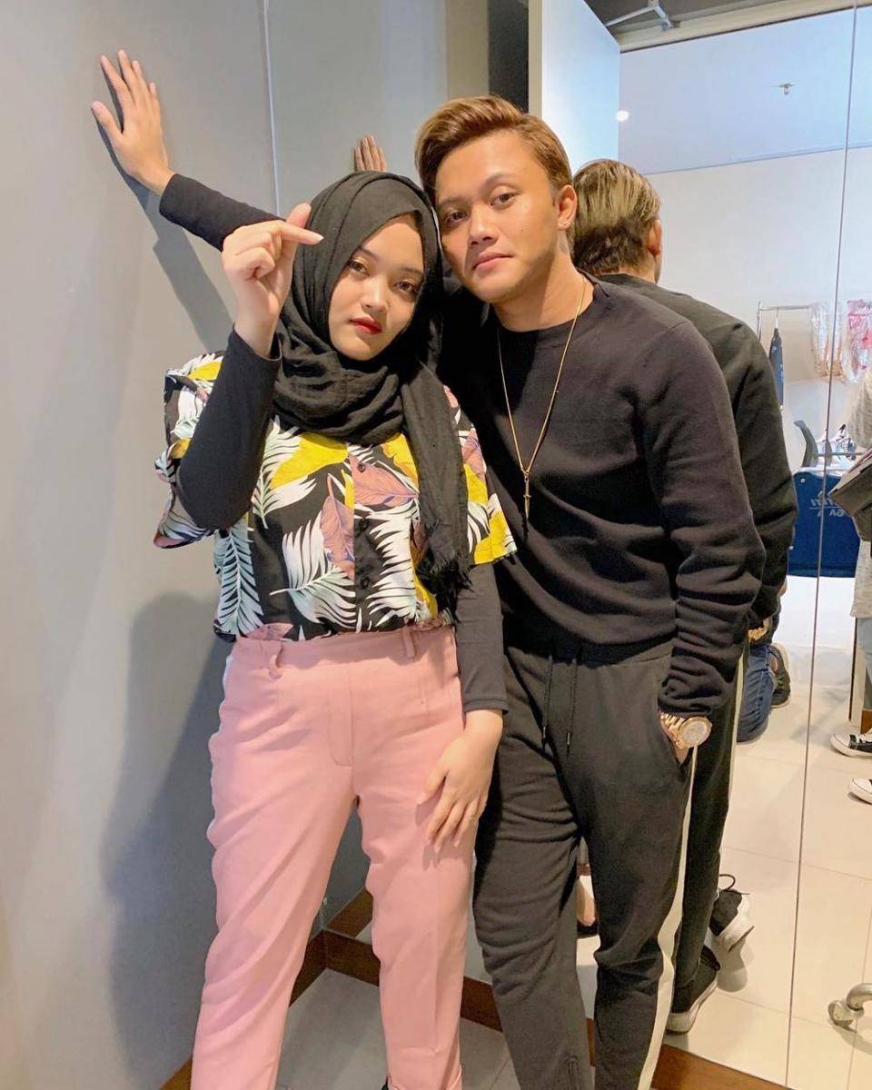 instagram.com/putridelinaa