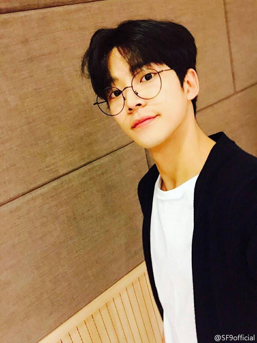 weibo.cn/SF9Official